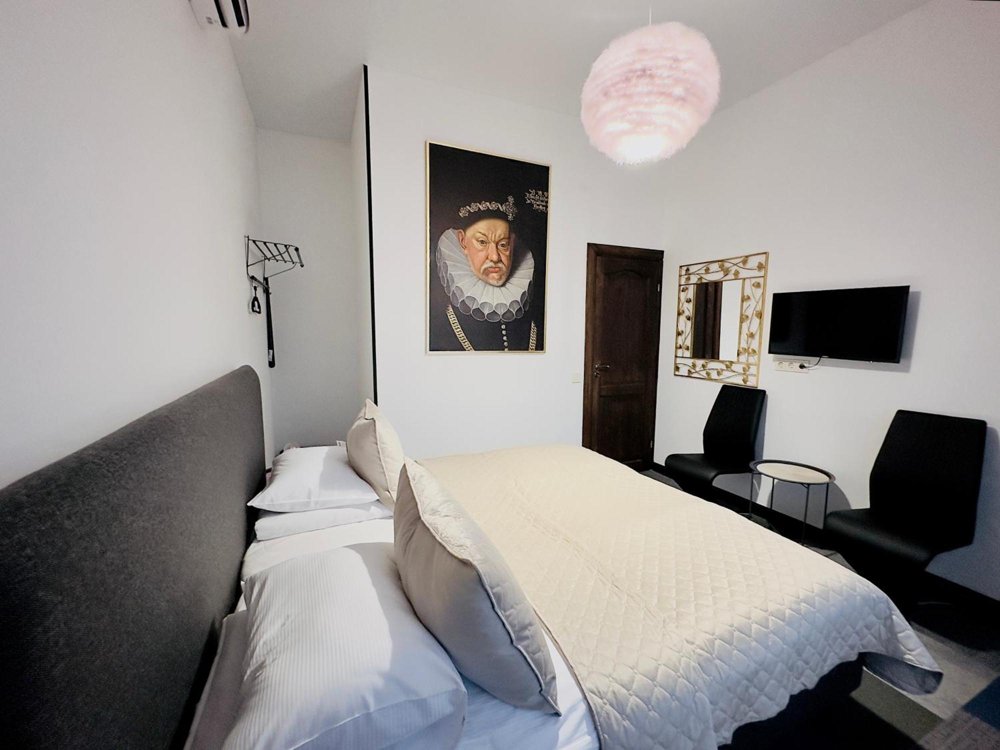 Broken Bed Hootel Каунас Экстерьер фото