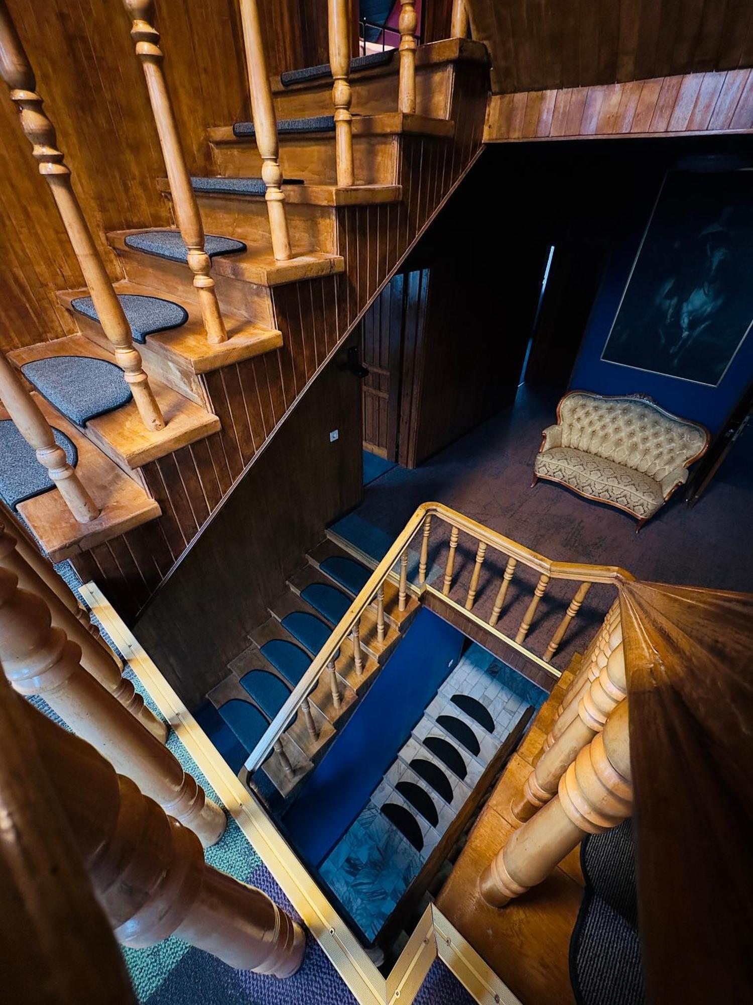 Broken Bed Hootel Каунас Экстерьер фото
