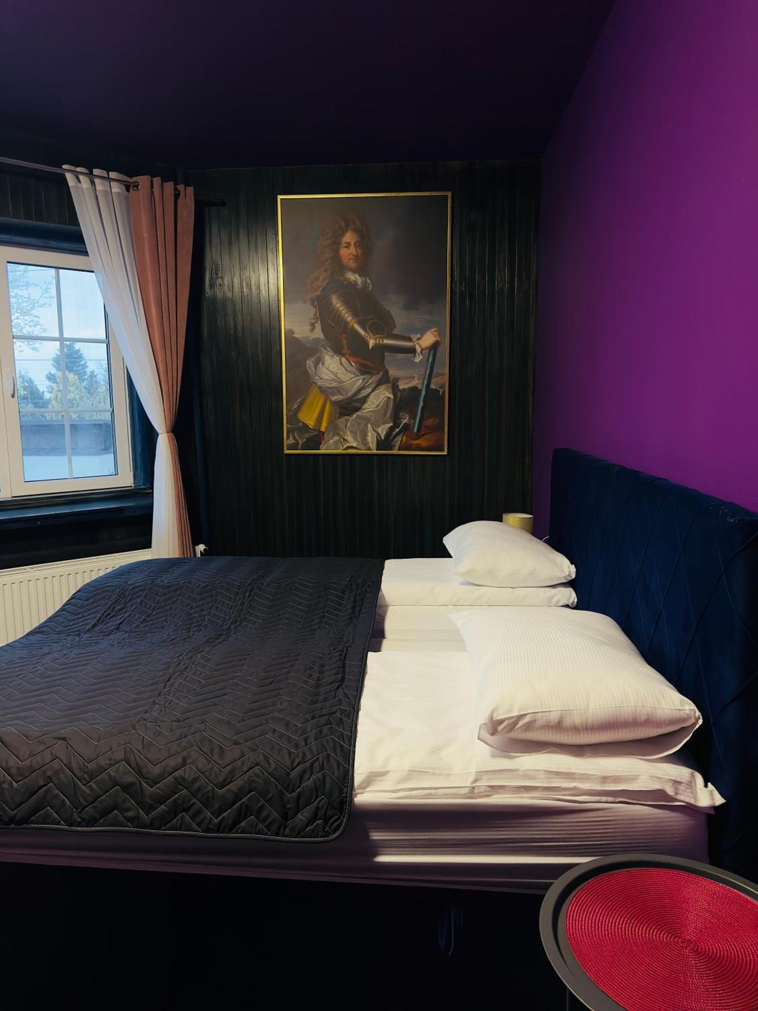 Broken Bed Hootel Каунас Экстерьер фото