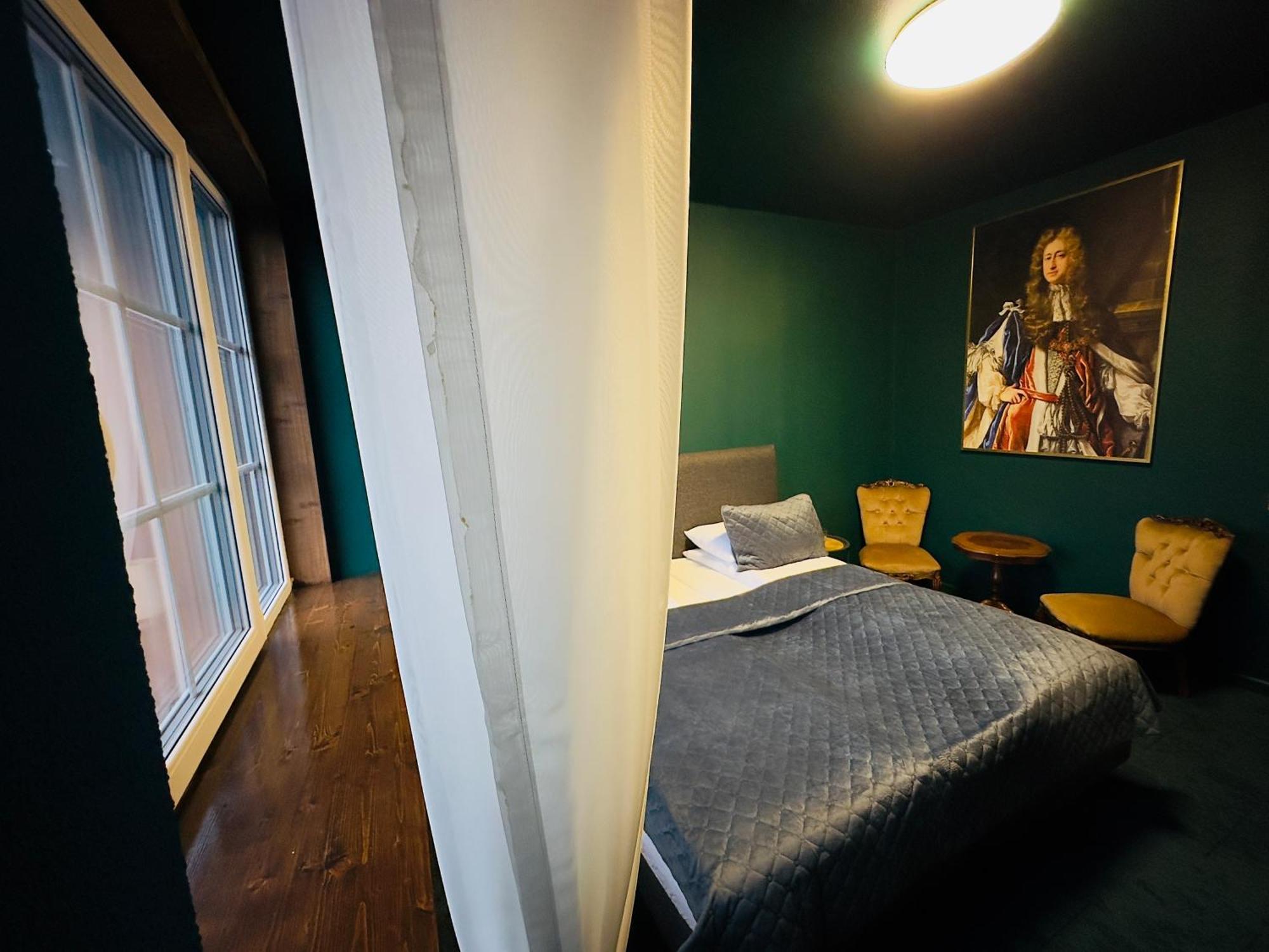 Broken Bed Hootel Каунас Экстерьер фото